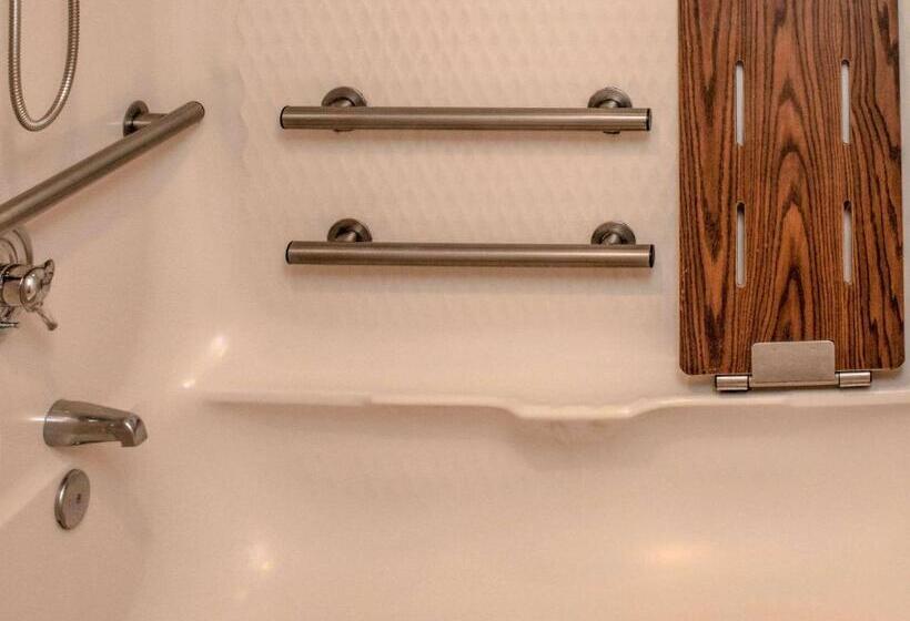 בית מלון כפרי Quality Suites Lake Wright  Norfolk Airport