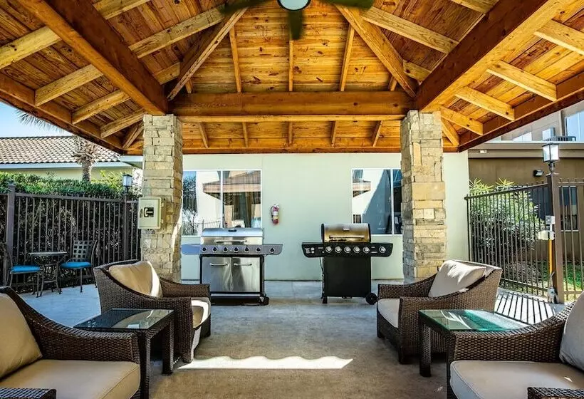 ホテル Staybridge Suites Laredo, An Ihg