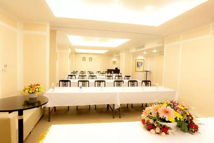 Hotel The Residence Airport & Spa