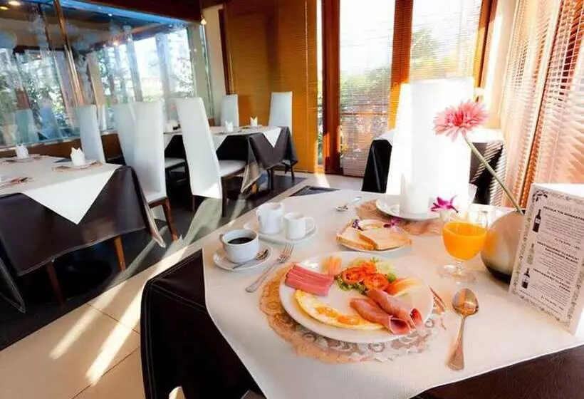 Hotel The Residence Airport & Spa