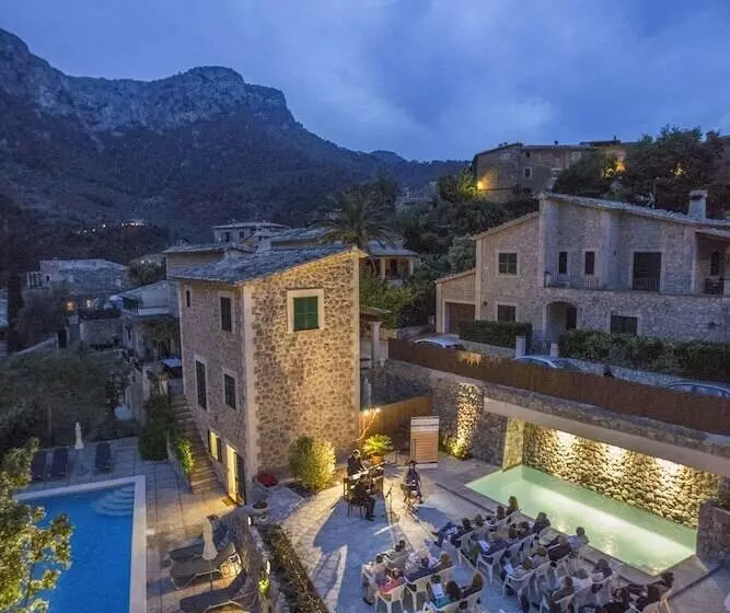 فندق Y Apartamentos Des Puig