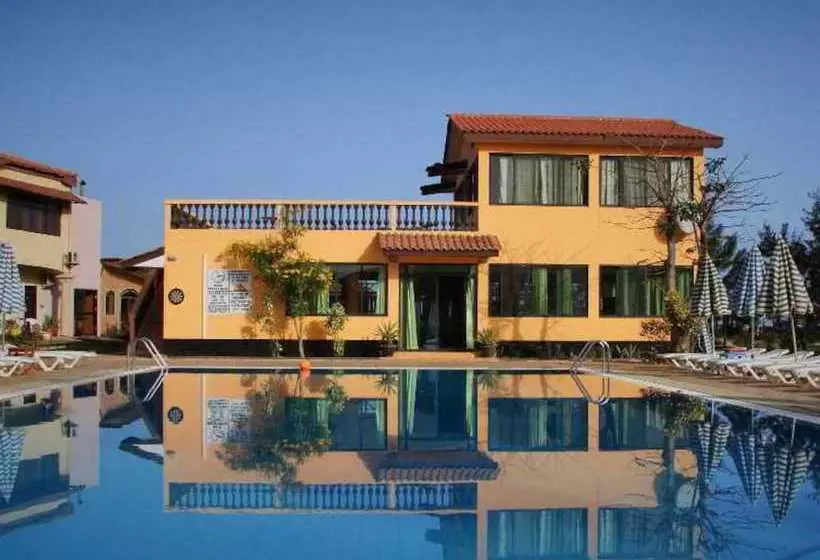 هتل Sun­swing Beach Resort