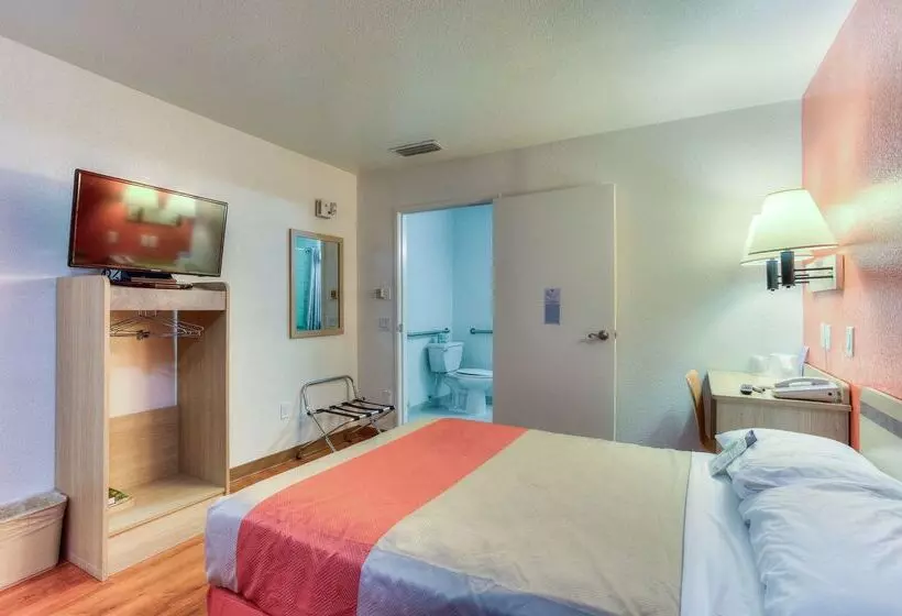 Motel 6tigard, Or  Portland South  Lake Oswego