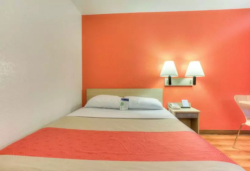 Motel 6tigard, Or  Portland South  Lake Oswego