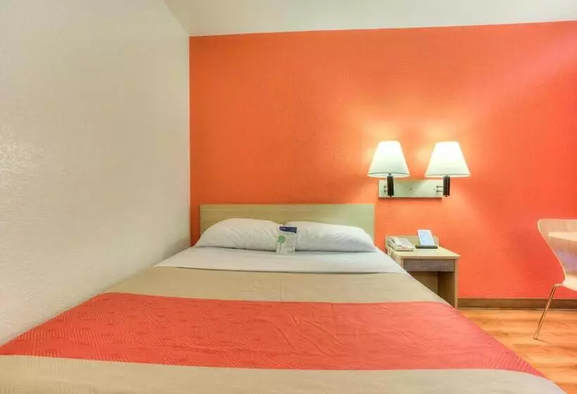 Motel 6tigard, Or  Portland South  Lake Oswego