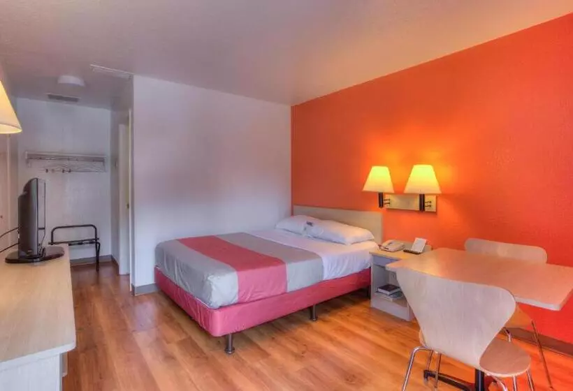 Motel 6tigard, Or  Portland South  Lake Oswego