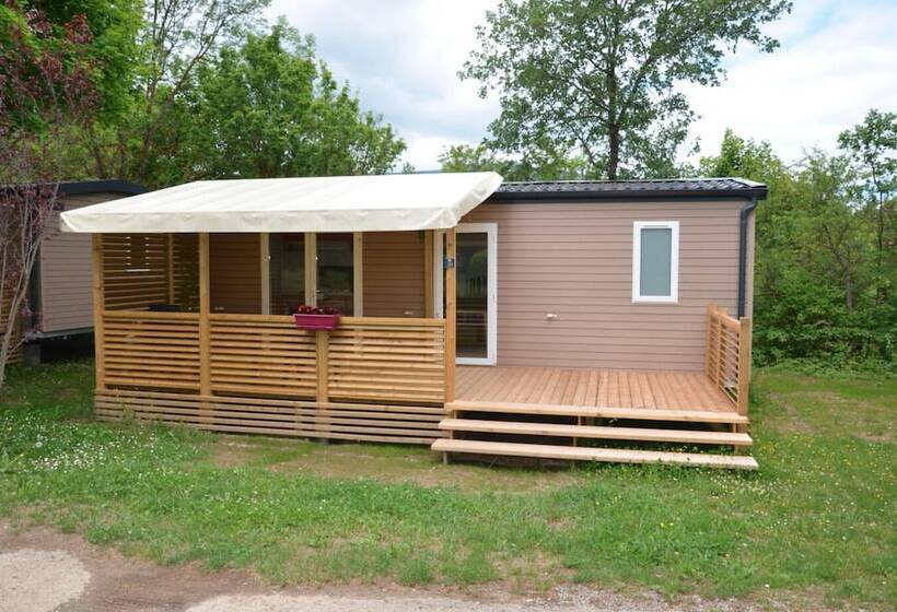 Отель Domaine Du Couriou