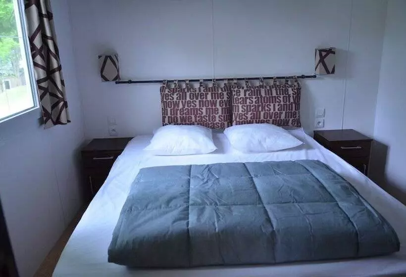 Hotelli Domaine Du Couriou