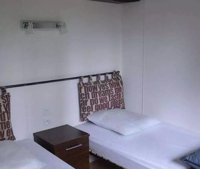 Hotelli Domaine Du Couriou