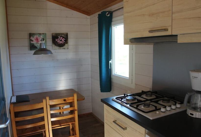 Отель Domaine Du Couriou