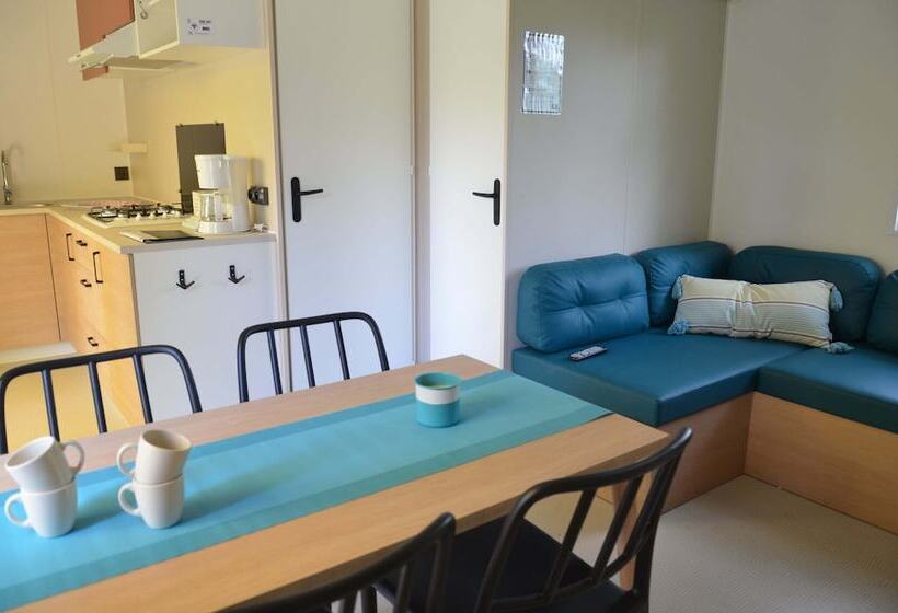 Отель Domaine Du Couriou