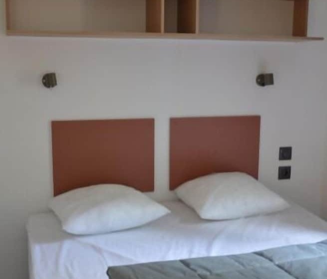 Отель Domaine Du Couriou