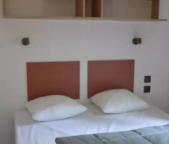 Hotelli Domaine Du Couriou