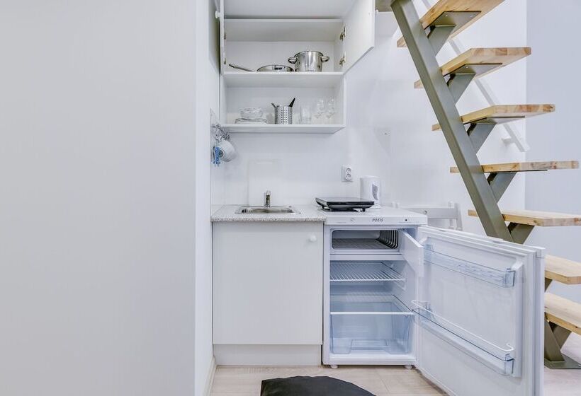 Travelto Liteiniy 58