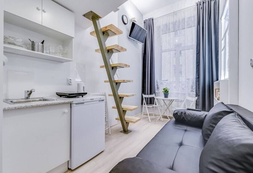 Travelto Liteiniy 58