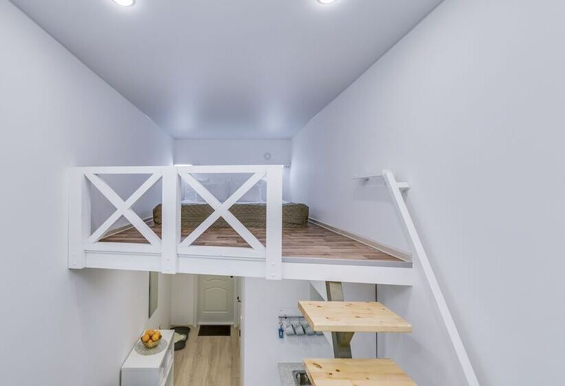 Travelto Liteiniy 58