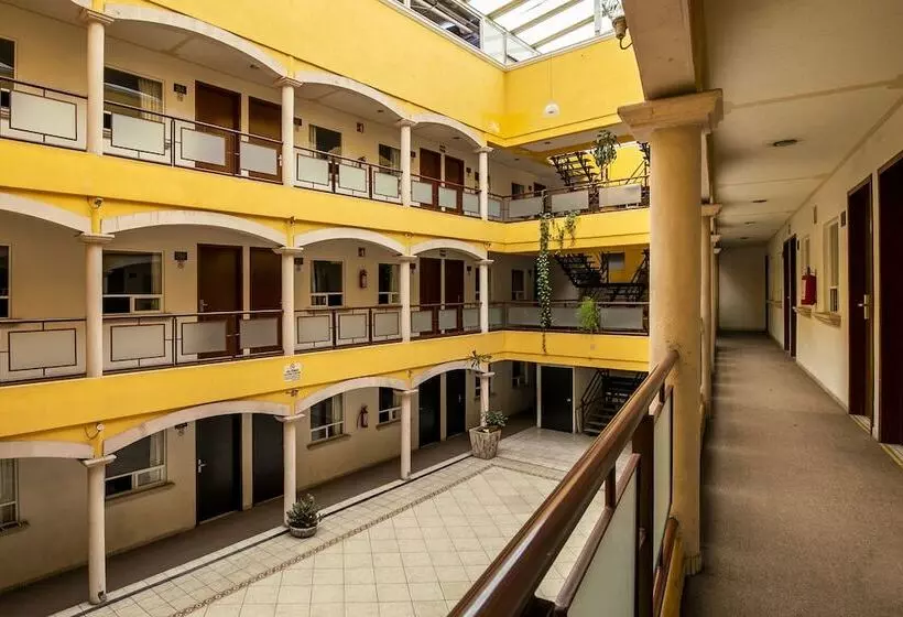 Capital O Hotel Victoria Morelia