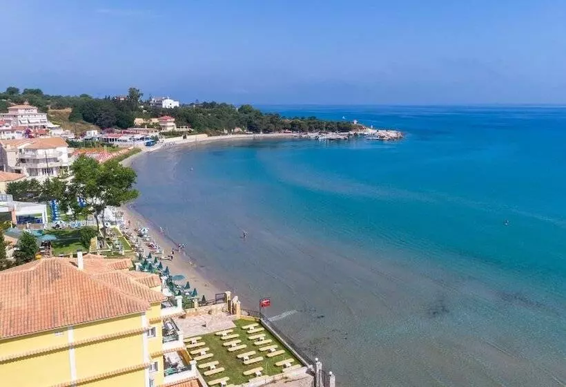 هتل Andreolas Luxury Suites