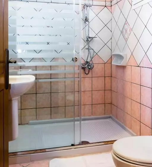 هتل Andreolas Luxury Suites