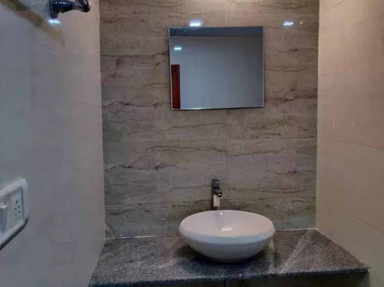 בית מלון כפרי Chetan International