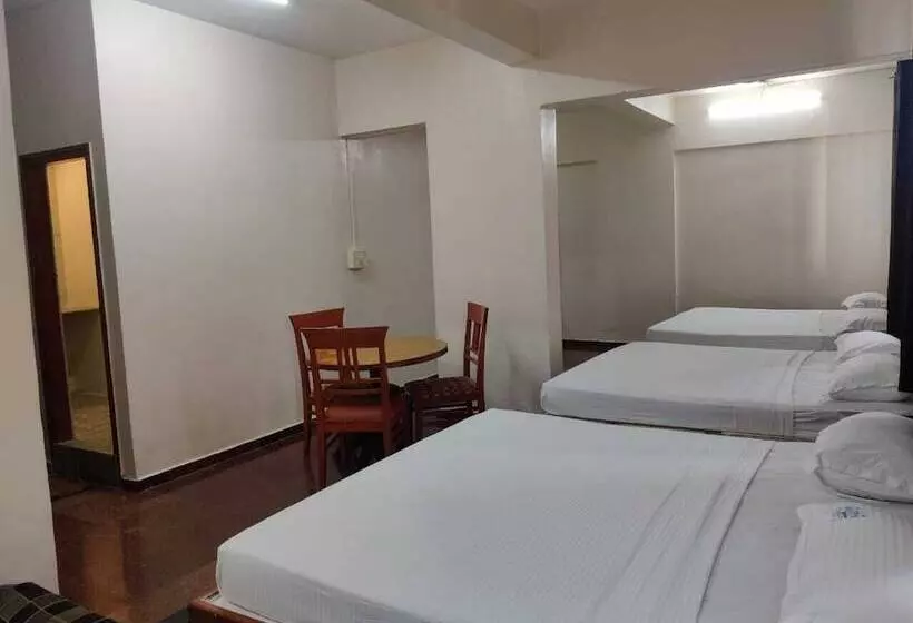 בית מלון כפרי Chetan International