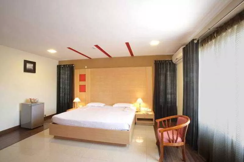 هتل Oriental Suites Lady Curzon Road