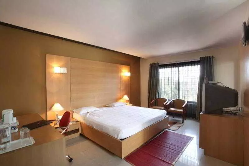 هتل Oriental Suites Lady Curzon Road