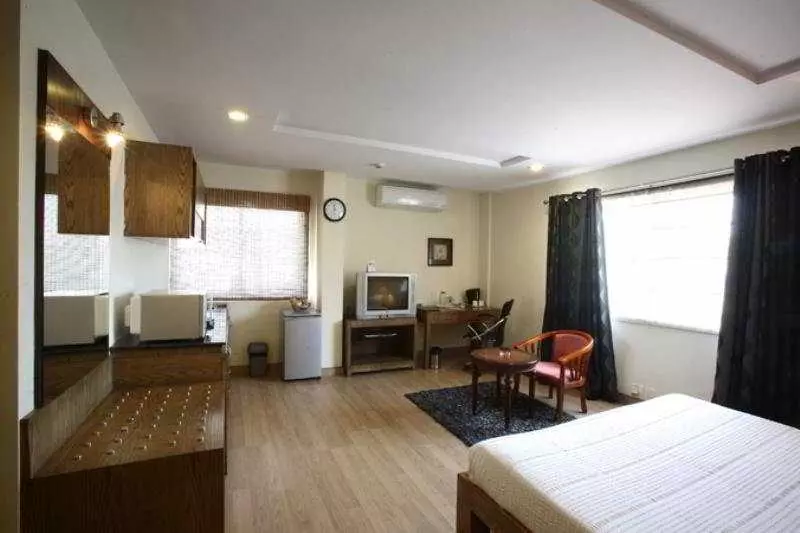 هتل Oriental Suites Lady Curzon Road