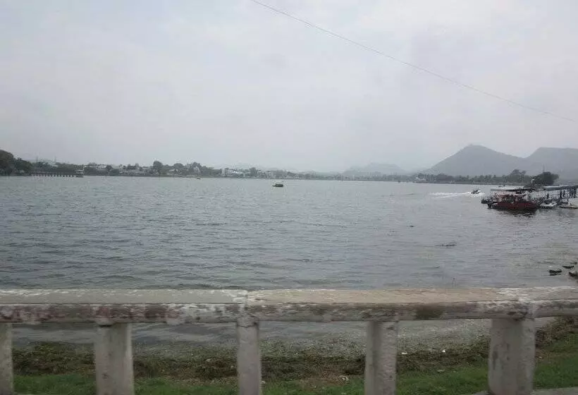 ホテル Devra Udaipur