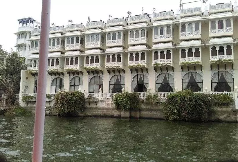 ホテル Devra Udaipur