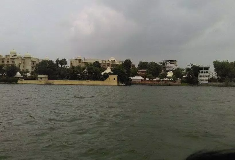 ホテル Devra Udaipur