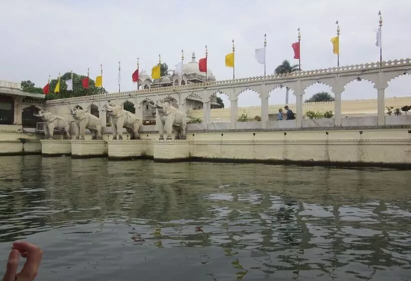 ホテル Devra Udaipur