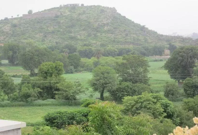 ホテル Devra Udaipur