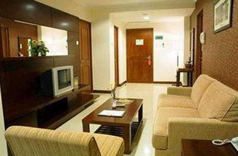 בית מלון כפרי Youre At Galeri Ciumbuleuit Apartment