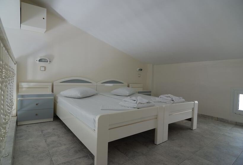 酒店 Hanioti Grand Victoria