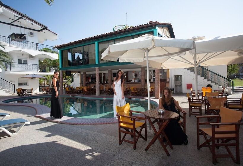 酒店 Hanioti Grand Victoria