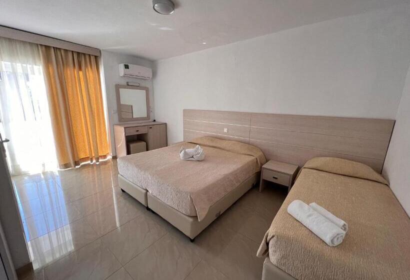 酒店 Hanioti Grand Victoria