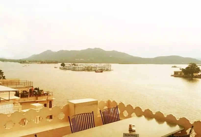 호텔 Jaiwana Haveli