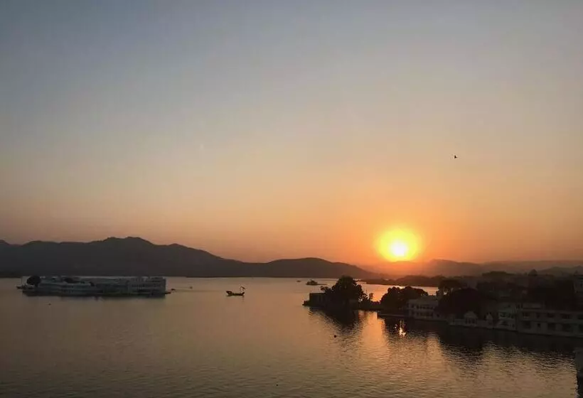 호텔 Jaiwana Haveli