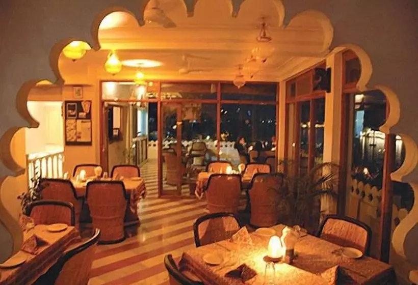 호텔 Jaiwana Haveli