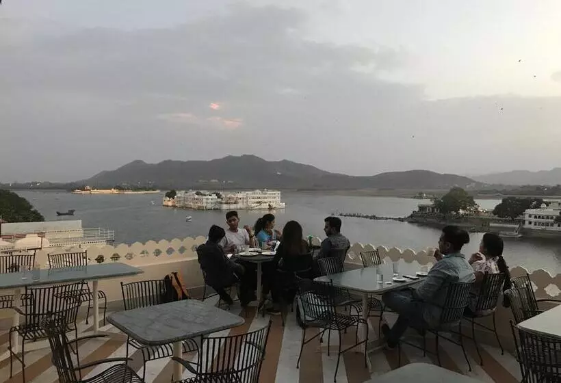 호텔 Jaiwana Haveli