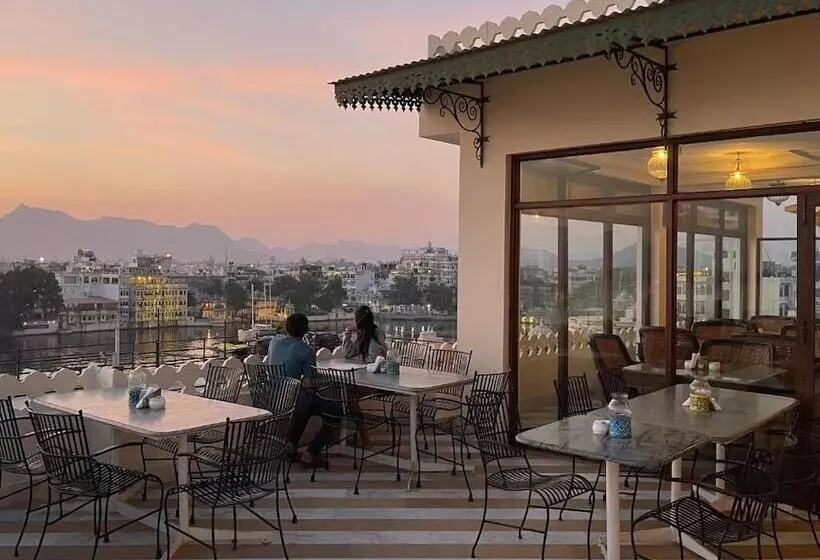 호텔 Jaiwana Haveli