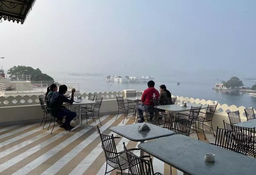 호텔 Jaiwana Haveli