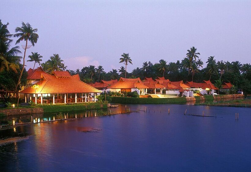 فندق Kumarakom Lake Resort