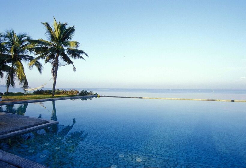 فندق Kumarakom Lake Resort