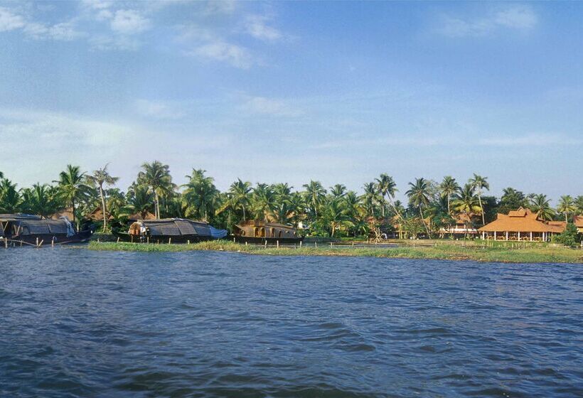 فندق Kumarakom Lake Resort