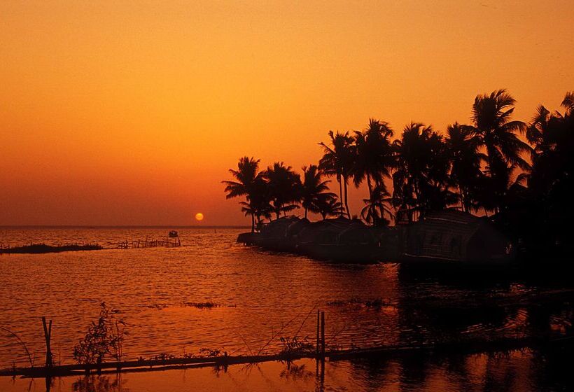 فندق Kumarakom Lake Resort