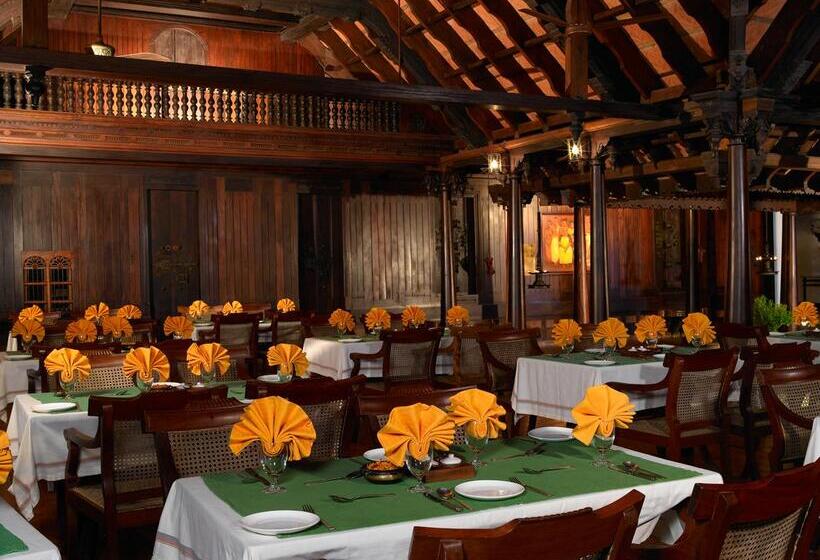 فندق Kumarakom Lake Resort