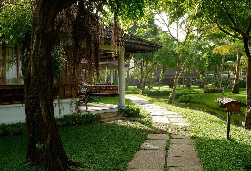 فندق Kumarakom Lake Resort
