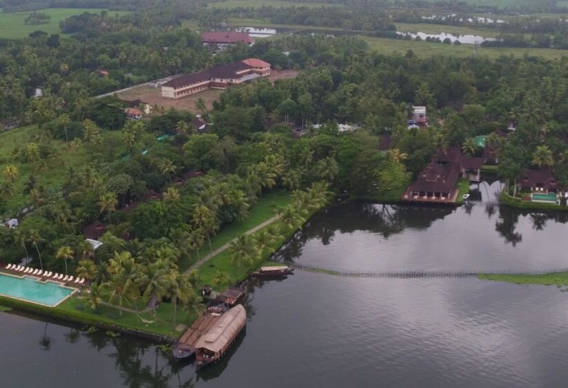 فندق Kumarakom Lake Resort